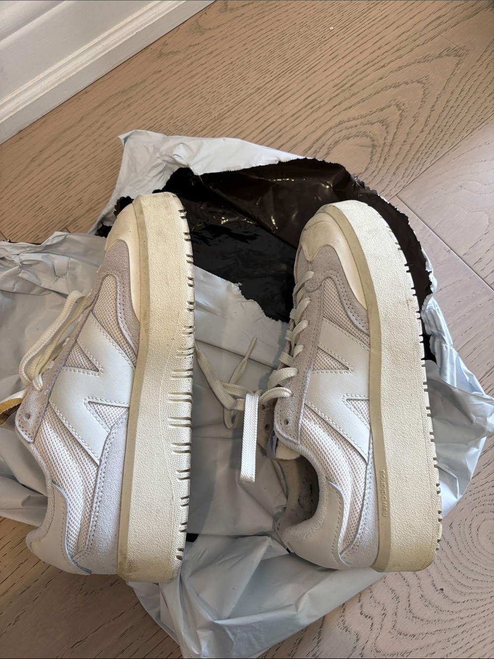 Beige White New balance CT302